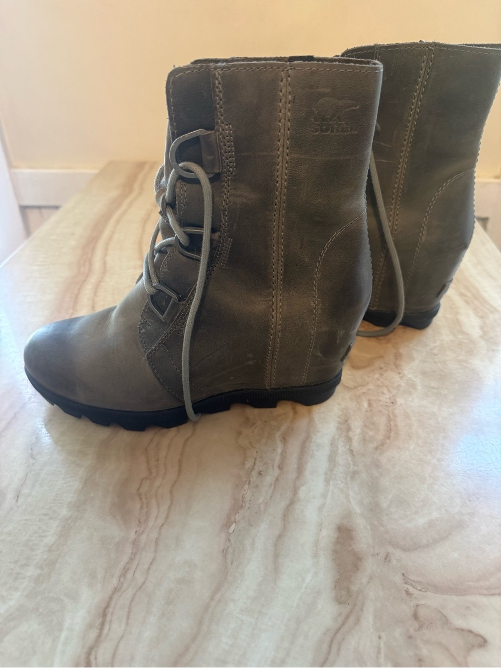 NWOT SOREL JOAN OF ARCTIC WEDGE LACE-UP BOOT WOMENS SZ 8.5 BROWN AND GREYISH 😍
